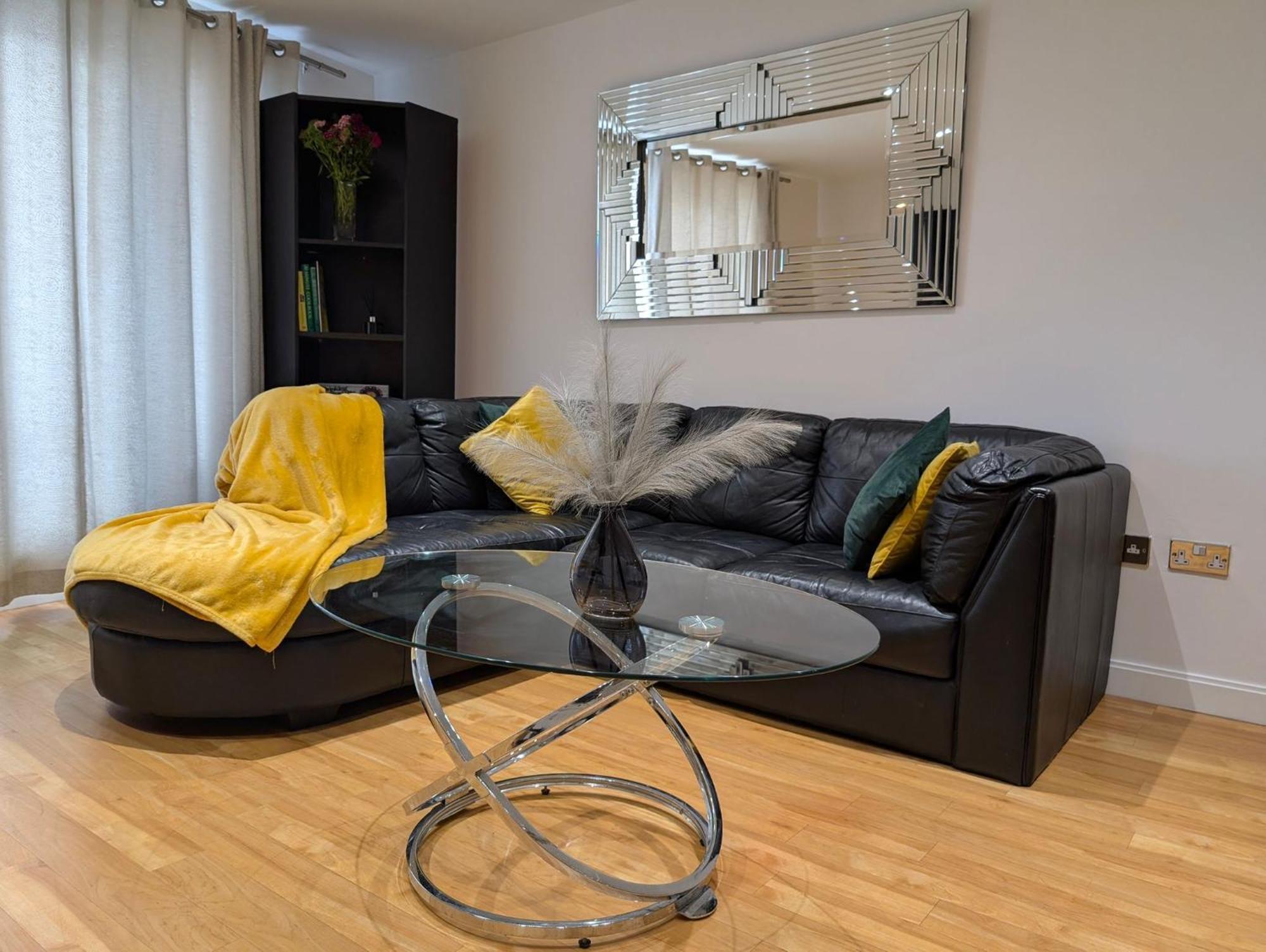 Emerald Apartment-2bed 2bath Bay,city Centre Apartment *